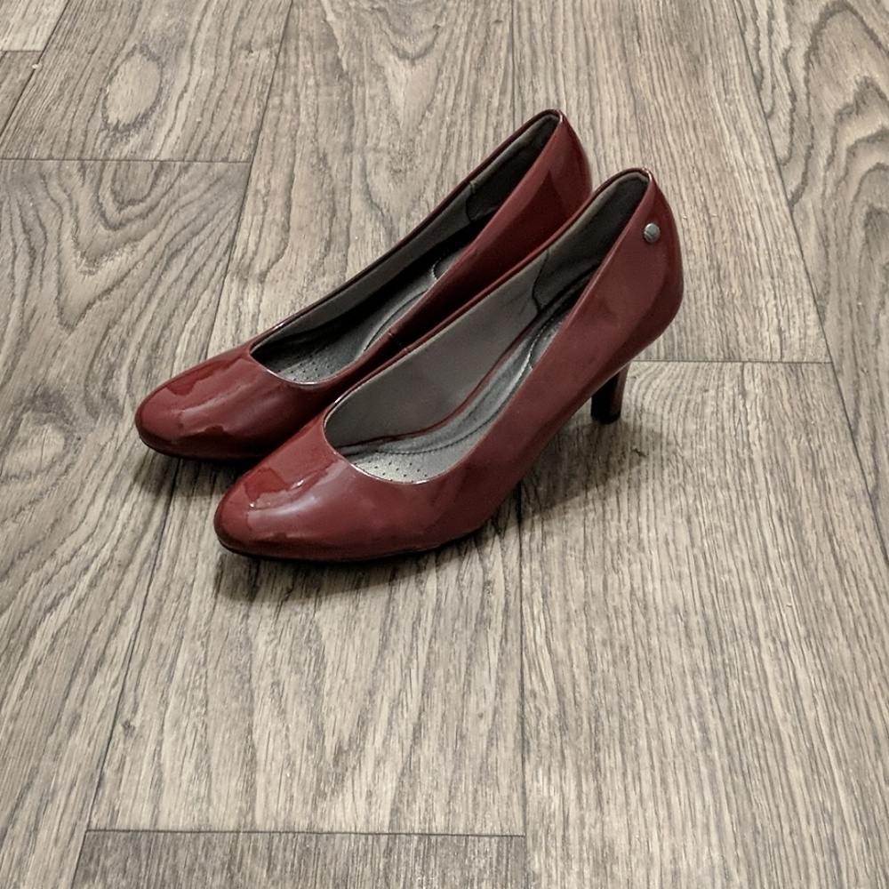Wine red pumps